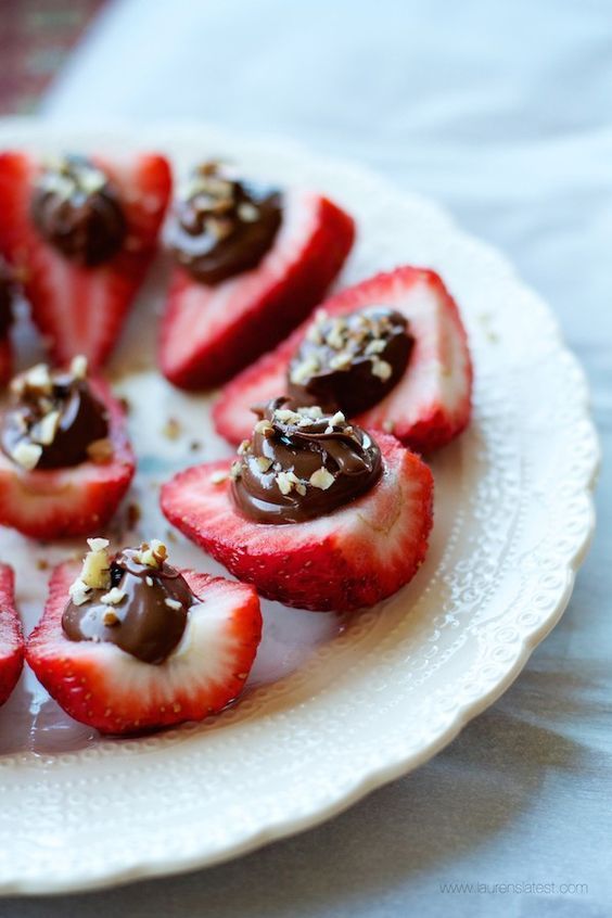 Nutella Deviled Strawberries - Delicious sweet and somewhat healthy deviled strawberry summer appetizer with a sweet twist of Nutella. #summerappetizer #deviledstrawberries #nutellarecipes