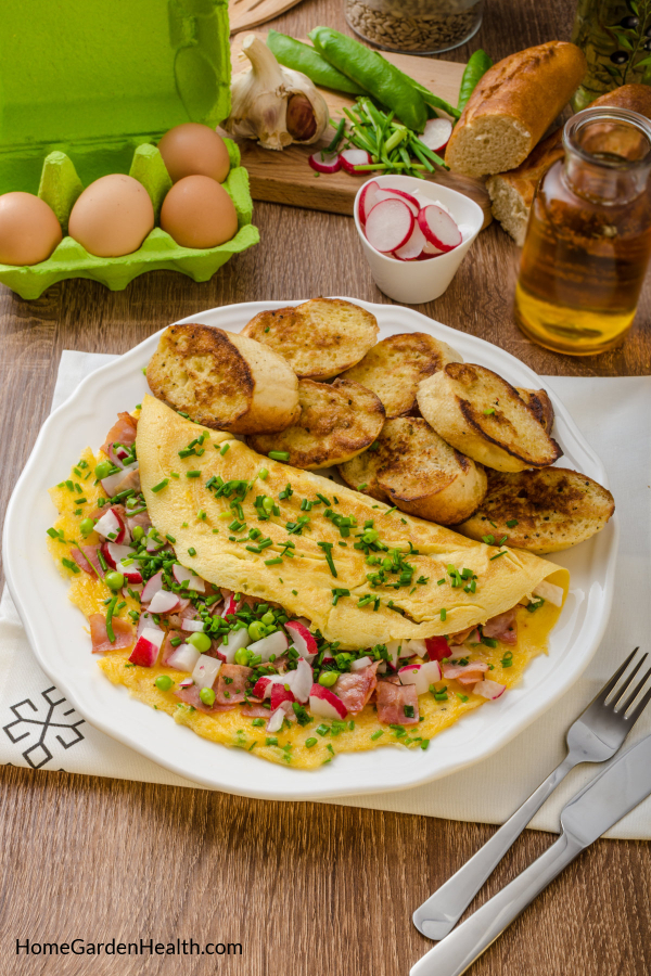 This Souffle Omelette with Spring Vegetables and Bacon, is a great dish for when you are in a hurry and want something delicious to eat, great for breakfast and / or lunch #Omlette #Souffle #Souffle #OmelettewithSpringVegetablesandBacon
