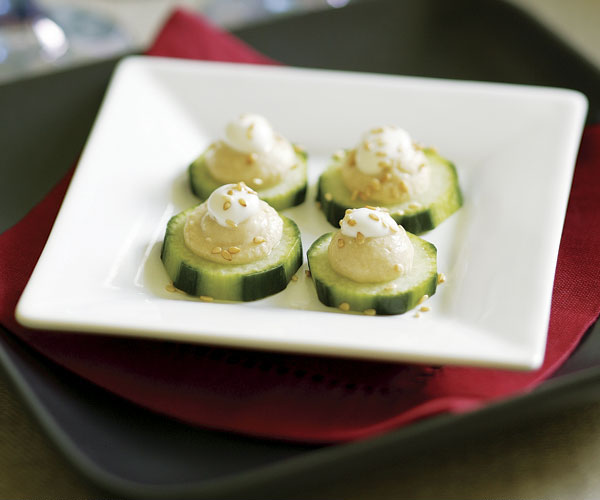 Cucumber Rounds with Hummus & Yogurt, a great summer or spring appetizer! #cucumberappetizers #appetizers #summerappetizer #springappetizer