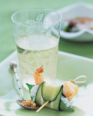 Shrimp and Cucumber roll, great cucumber appetizer choice for spring #shrimpandcucumberroll #appetizers