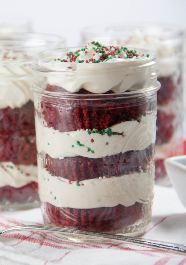 15 Easy Cake in a Jar Recipes - DIY Mason Jar Cupcakes