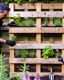 garden verticle pallet planter