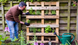 garden verticle pallet planter