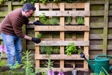 garden verticle pallet planter